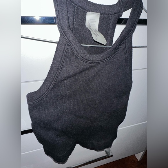 black crop top - Picture 4 of 5